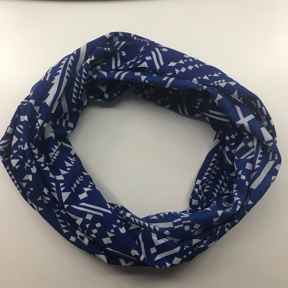 infinite scarf - Picture 1 of 2